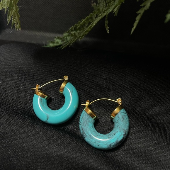 New Acrylic Round Tube Shape Trendy Earrings Waterproof And Stainless Steel NWT - Picture 3 of 3